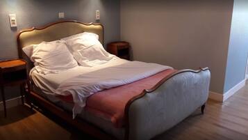 Comfort Double Room | Individually decorated, individually furnished, desk, blackout drapes