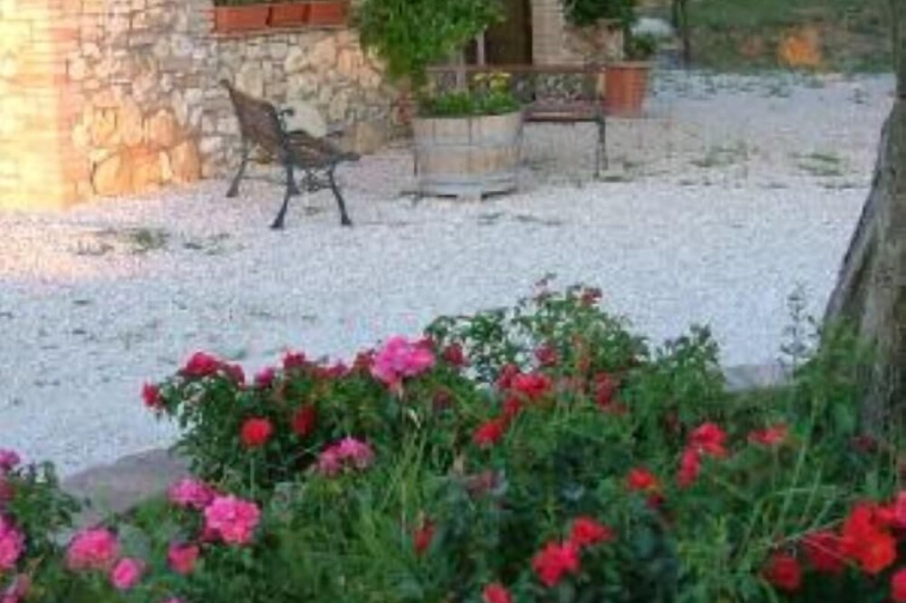 Podere dell'Olmo charming countryhouse close to Rome, Spoleto, Perugia