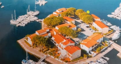Marina type 3, classement 4****, bord de l'eau, calme et proximité de tout