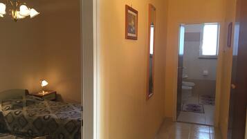 2 bedrooms, iron/ironing board, Internet, bed sheets