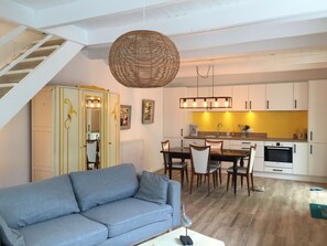 Smart TV, DVD player, books