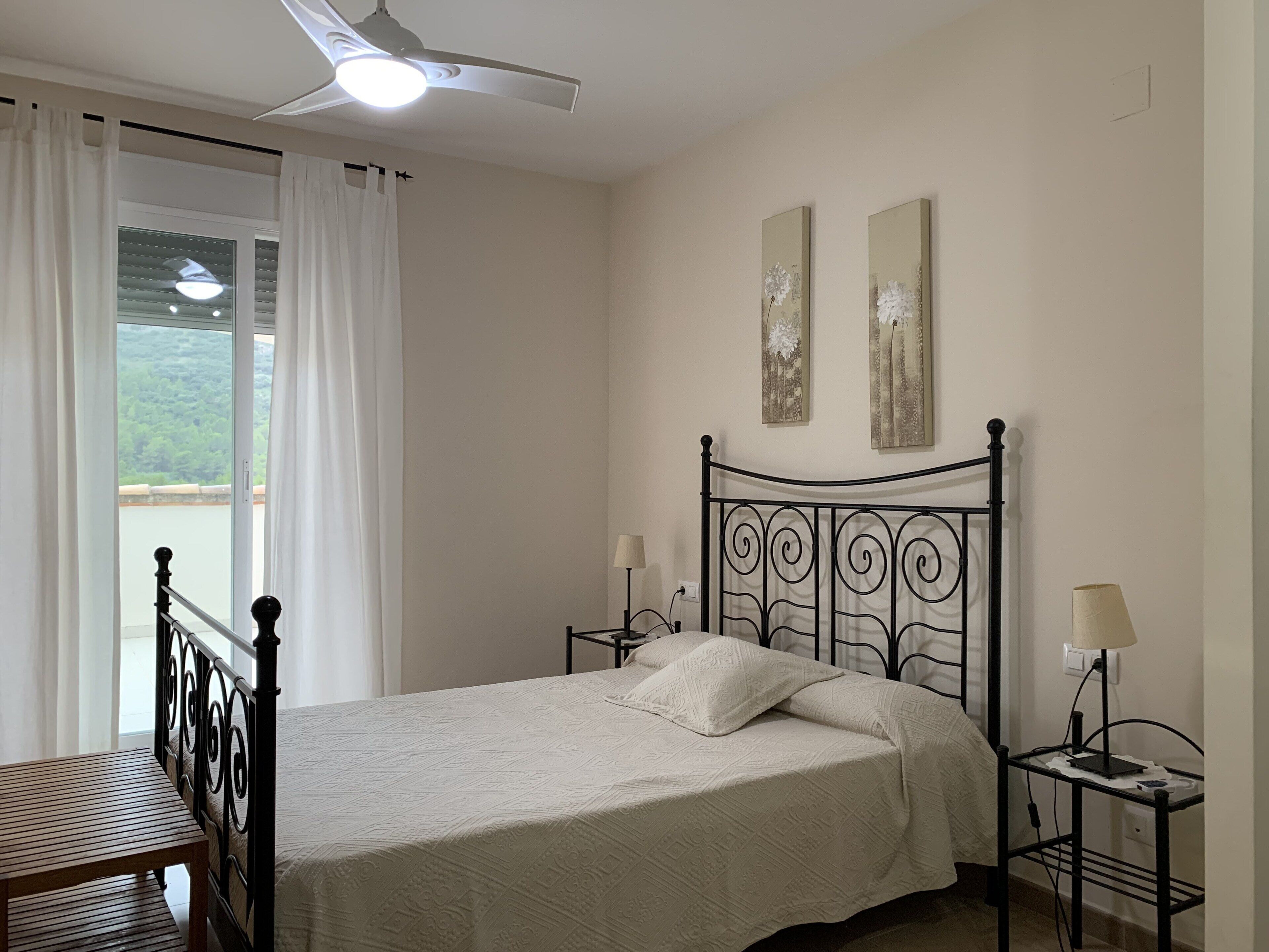 4 Schlafzimmer, Bügeleisen/Bügelbrett, WLAN, Bettwäsche