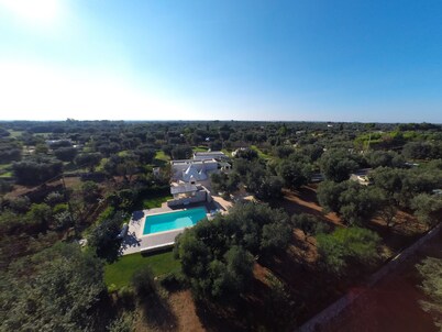Trullo del Salento with pool