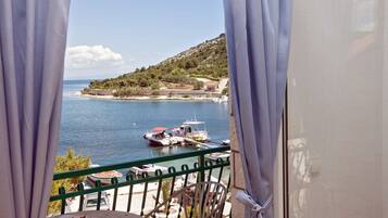 Apartment, 2 Bedrooms, Balcony | Premium bedding, soundproofing, iron/ironing board