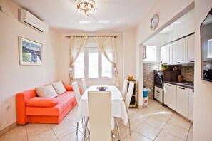 Standard Apartment | Living area | TV - Villa Stana (Marina)