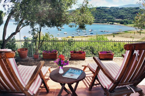 VILLA 50 meters from sea, private garden, parking, air conditioning, 5G internet