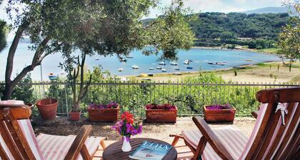 VILLA 50 meters from sea, private garden, parking, air conditioning, 5G internet