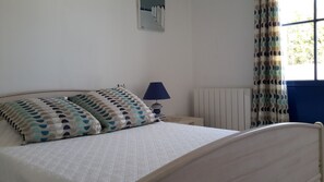 3 bedrooms, iron/ironing board, WiFi