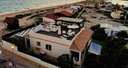 Beach Villa on the Dunes Faro Beach with big Kayak and 2 Bicycles