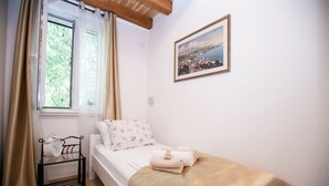 2 habitaciones, ropa de cama de alta calidad y escritorio 