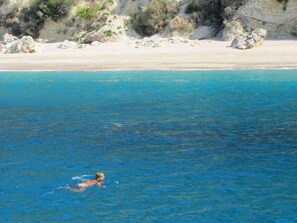 Beach nearby, sun-loungers, beach towels - LIVE YOUR DREAM- BOUTIQUE SAILING EXPERIENCE IN GREECE-⛵- NOT A STANDARD CHARTER (Santorini)