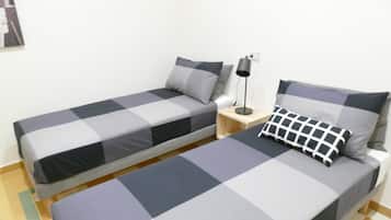 3 bedrooms, desk, iron/ironing board, travel crib