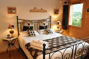 5 bedrooms, iron/ironing board, travel crib, free WiFi