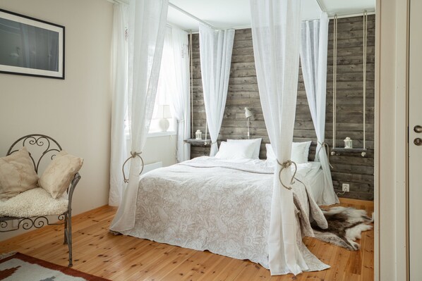 Superior Room, Mountain View