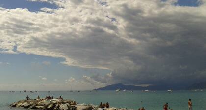 Bright, spacious, terraces, one step from the sea, high-speed wifi, Cinqueterre