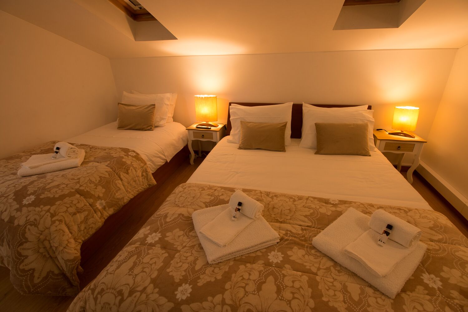 LOUSÃ VARANDA'S HOUSE - Cherry Room