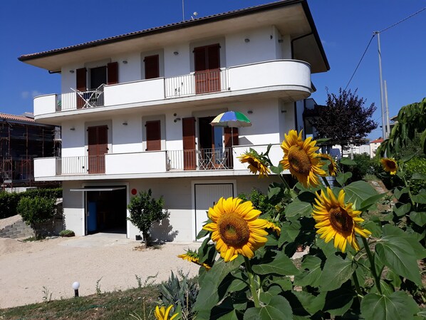Exterior - In Green Della Collina Abruzzo to two steps from the sea (N°125)