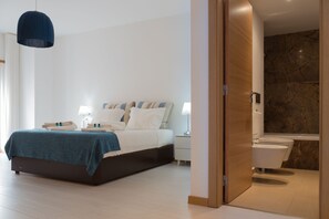 3 Schlafzimmer, Bügeleisen/Bügelbrett, WLAN, Bettwäsche