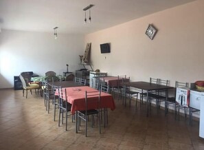 Breakfast area - Guest House Terezinha (Luanda)
