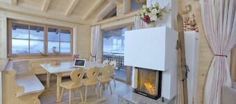 Modern Family Chalet, Pet Friendly, Sauna, Mountain Views