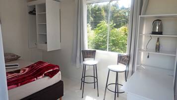 Economy Room, 1 Bedroom, Courtyard View | Free WiFi, bed sheets