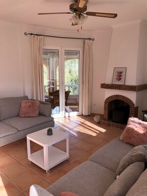 Smart TV, DVD player, books, music library