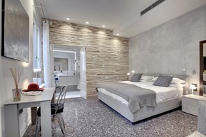 3 habitaciones, tabla de planchar con plancha y ropa de cama 