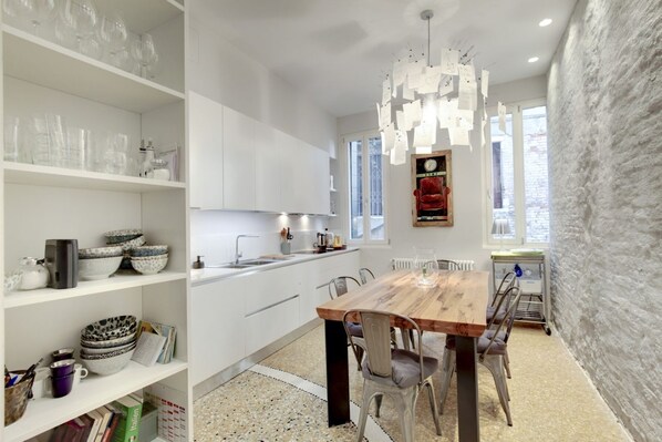 تناول الطعام