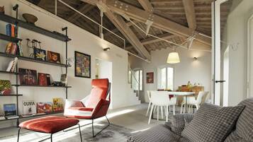 TV connectée, livres, médiathÚque