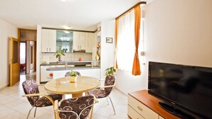 Unclassified image, 5 of 13, button - Spacious apartment 2 rooms & parking (Split)