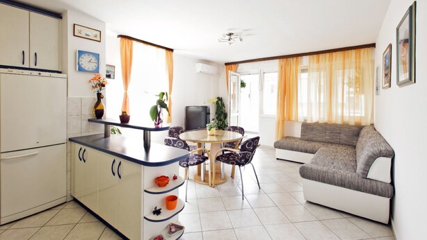 Unclassified image, 1 of 13, button - Spacious apartment 2 rooms & parking (Split)