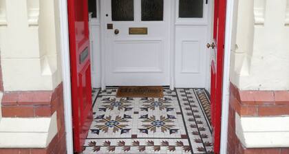 Luxury Holiday/Business Accommodation in Heart of West Kirby