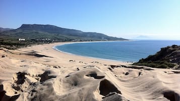 Una spiaggia nelle vicinanze