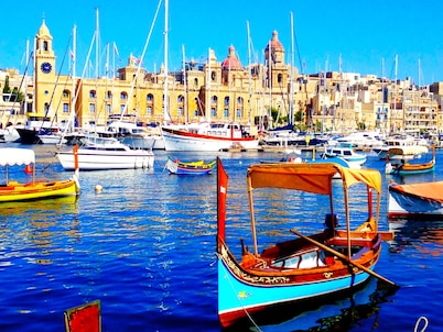 Beautiful traditional town house with marina views from roof terrace