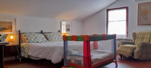 5 habitaciones, tabla de planchar con plancha y wifi gratis 