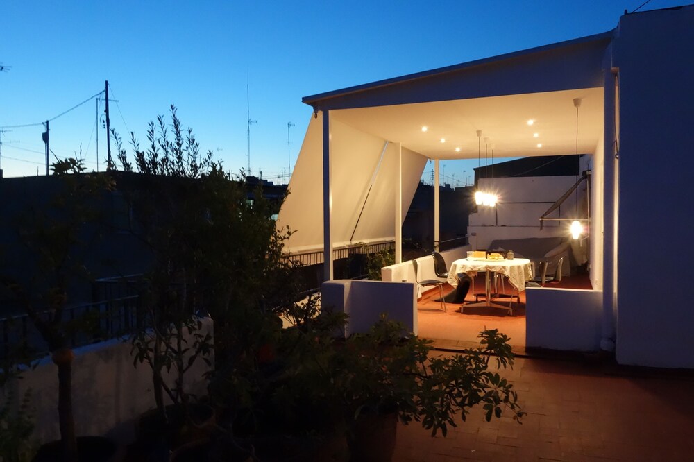 Garden Penthouse Mercado Alicante, 70m2 calm and sunny terrace