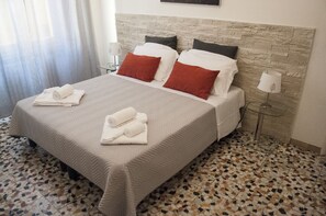 2 chambres, fer et planche Ă repasser, Wi-Fi gratuit, draps fournis