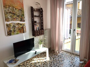 TV