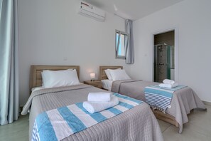 5 slaapkamers, een strijkplank/strijkijzer, gratis wifi, beddengoed