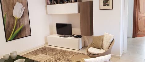 Smart TV, DVD player, books