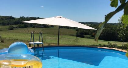 GĂźte familial Nr Sarlat avec de belles vues sur la campagne de la Dordogne