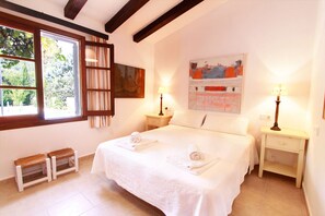 2 室のベッドルーム、アイロン / アイロン台、WiFi、ベッドシーツ