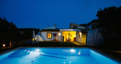 Villa privée, à distance de marche de la plage de Puerto Pollensa avec Wifi, A / C, Sky TV