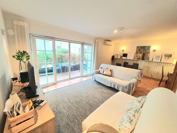 Smart-TV, DVD-Player