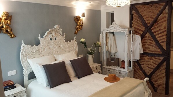 1 chambre, coffres-forts dans les chambres, bureau