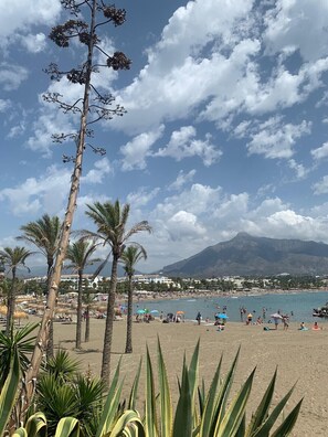 On the beach - Front line beach apartment, La Cala de Mijas AP-4507. (La Cala de Mijas)