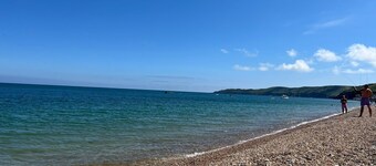 Spacious 4 Bed Devon Holiday House Near Sea; Sleeps 8. Pet friendly. Refurb 2024