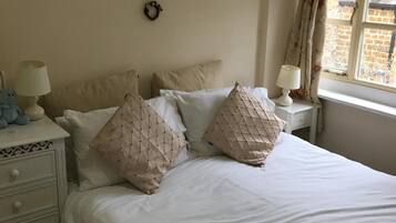 2 bedrooms, iron/ironing board, travel cot, WiFi
