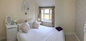 2 bedrooms, iron/ironing board, travel cot, WiFi - Cosy cottage with great pubs and brewery within walking distance. Pet friendly (Hook Norton)