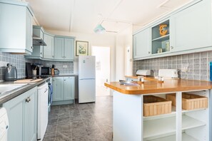 Fridge, oven, dishwasher, toaster